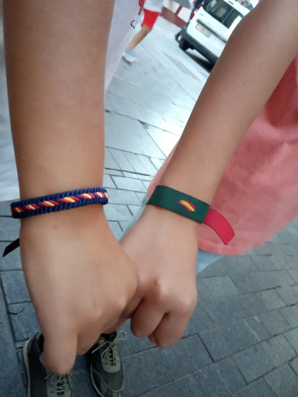 20 de Noviembre, Dia Internacional del Niño. La Flamenca de Borgoña, Bandera de España, Cruz de Borgoña, Patricia Muñoz, VOX, Santiago Abascal 