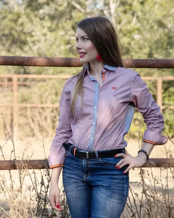 Camisa rosa para mujer La Flamenca de Borgoña, Bandera de España, Cruz de Borgoña, Patricia Muñoz, VOX, Santiago Abascal 