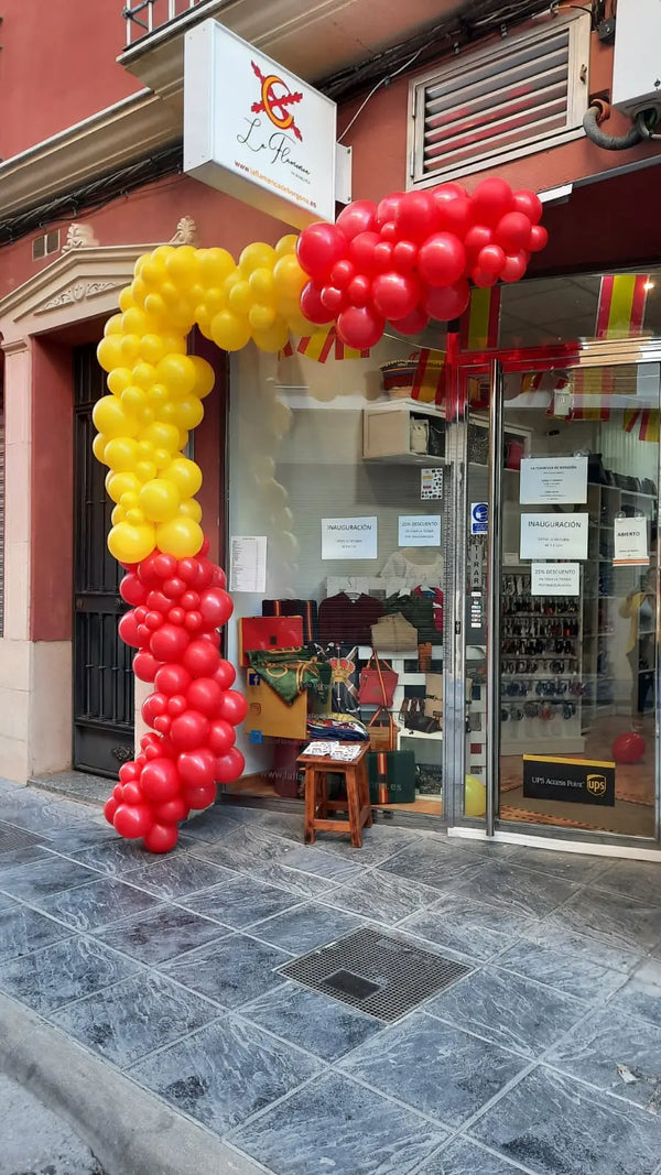 Inaguramos La Flamenca de Borgoña, Bandera de España, Cruz de Borgoña, Patricia Muñoz, VOX, Santiago Abascal 