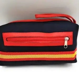 Neceser bandera de España La Flamenca de Borgoña, Bandera de España, Cruz de Borgoña, Patricia Muñoz, VOX, Santiago Abascal 