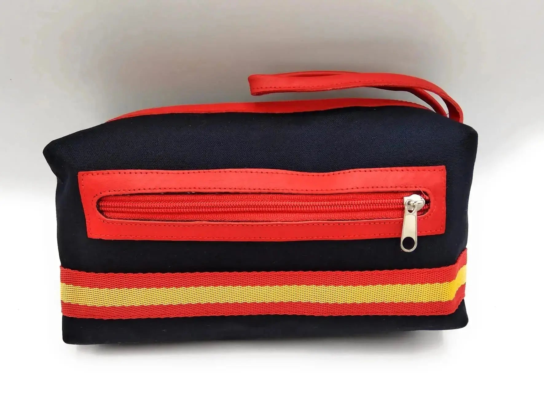 Neceser Bandera España - Accesorio Ideal para Viajar – LaFlamencadeBorgoña