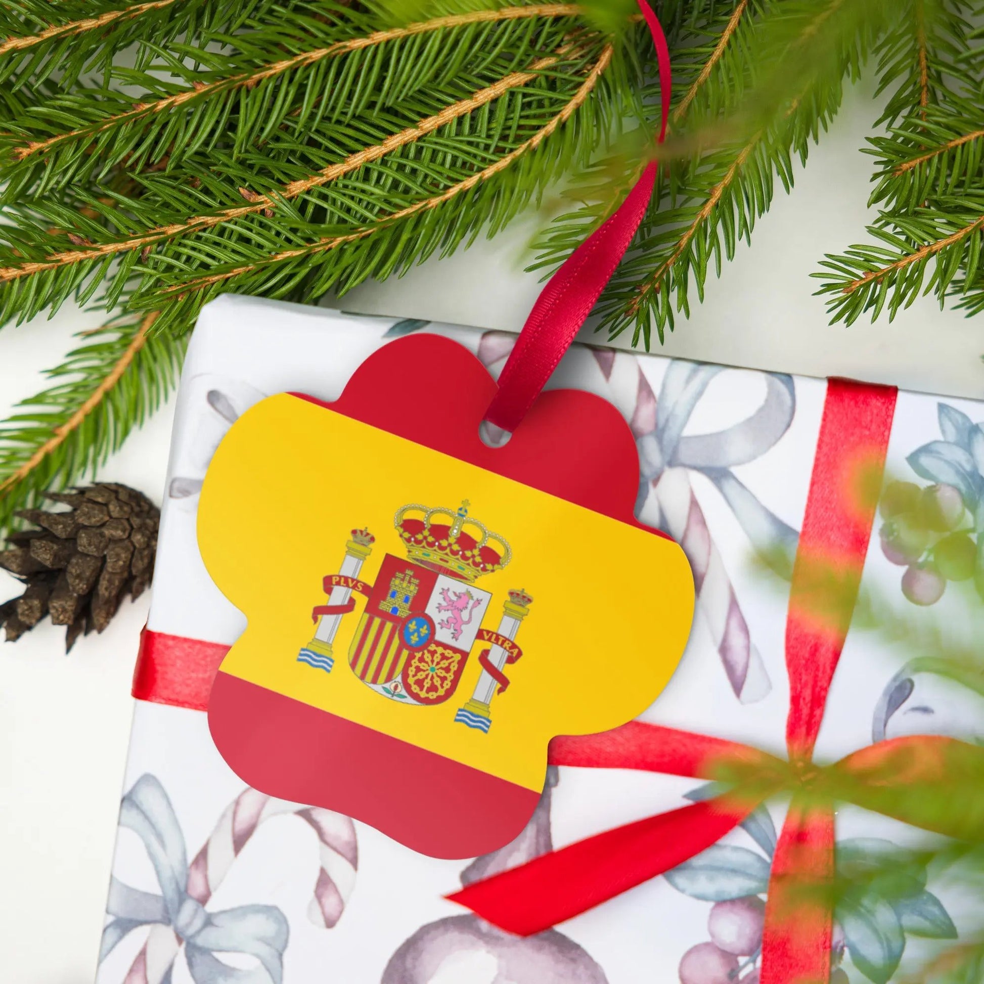 Comprar Adornos metálicos para Regalos o Árbol de Navidad La Flamenca de Borgoña Bandera España