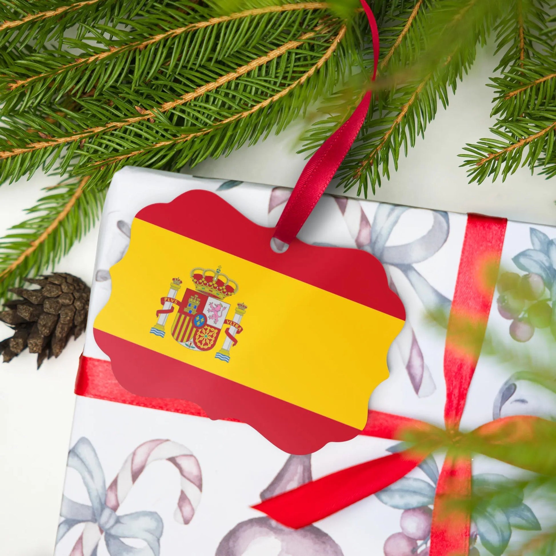 Comprar Adornos metálicos para Regalos o Árbol de Navidad La Flamenca de Borgoña Bandera España