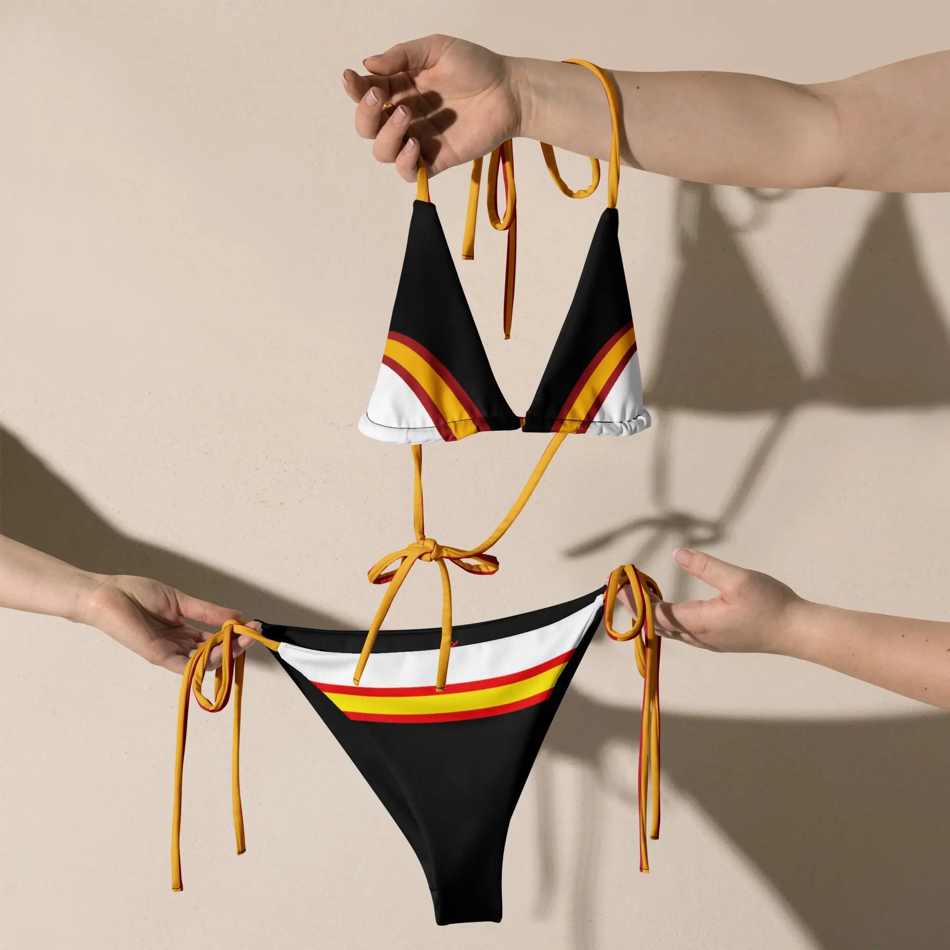 Comprar Bikini de triángulo Bandera de España La Flamenca de Borgoña, Bandera de España, Cruz de Borgoña, Patricia Muñoz, VOX, Santiago Abascal