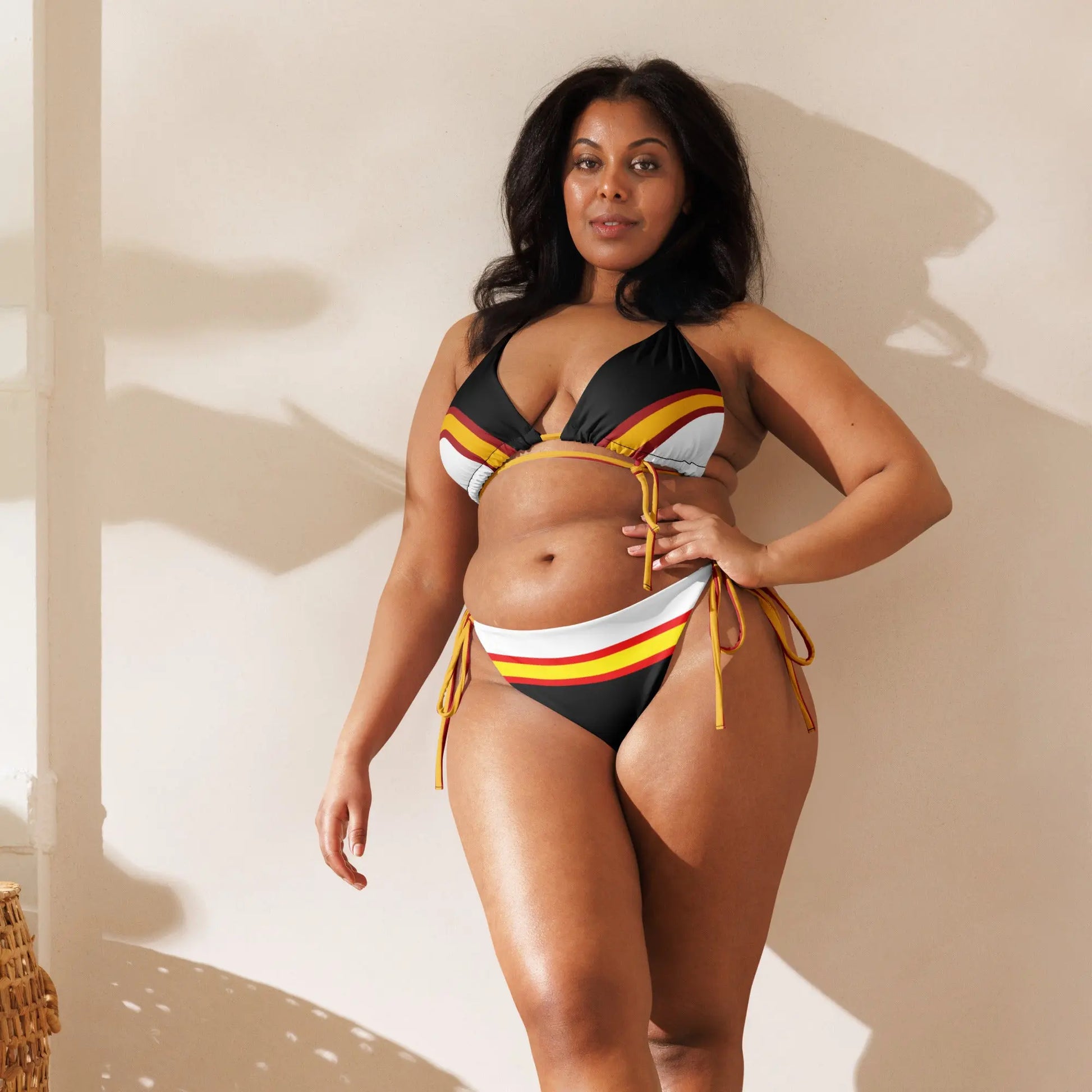 Comprar Bikini de triángulo Bandera de España La Flamenca de Borgoña, Bandera de España, Cruz de Borgoña, Patricia Muñoz, VOX, Santiago Abascal