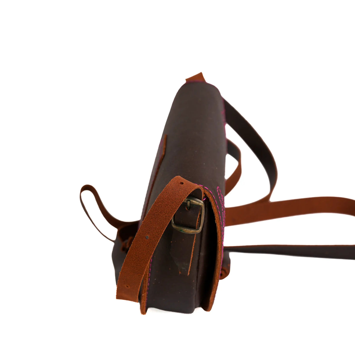 Comprar Bolso bandolera artesanal de piel con pespuntes fucsia · Convertible en riñonera La Flamenca de Borgoña Bandera España