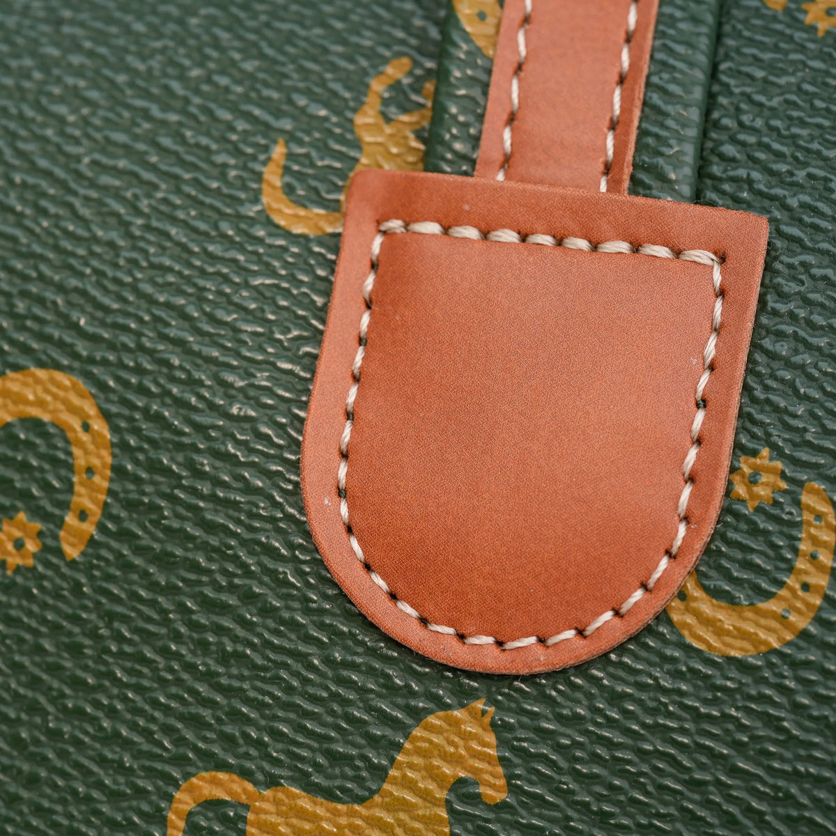 Comprar Bolso de Caballos y Herraduras Verde Oliva y Marrón de Ubrique — Tipo Bowling La Flamenca de Borgoña Bandera España