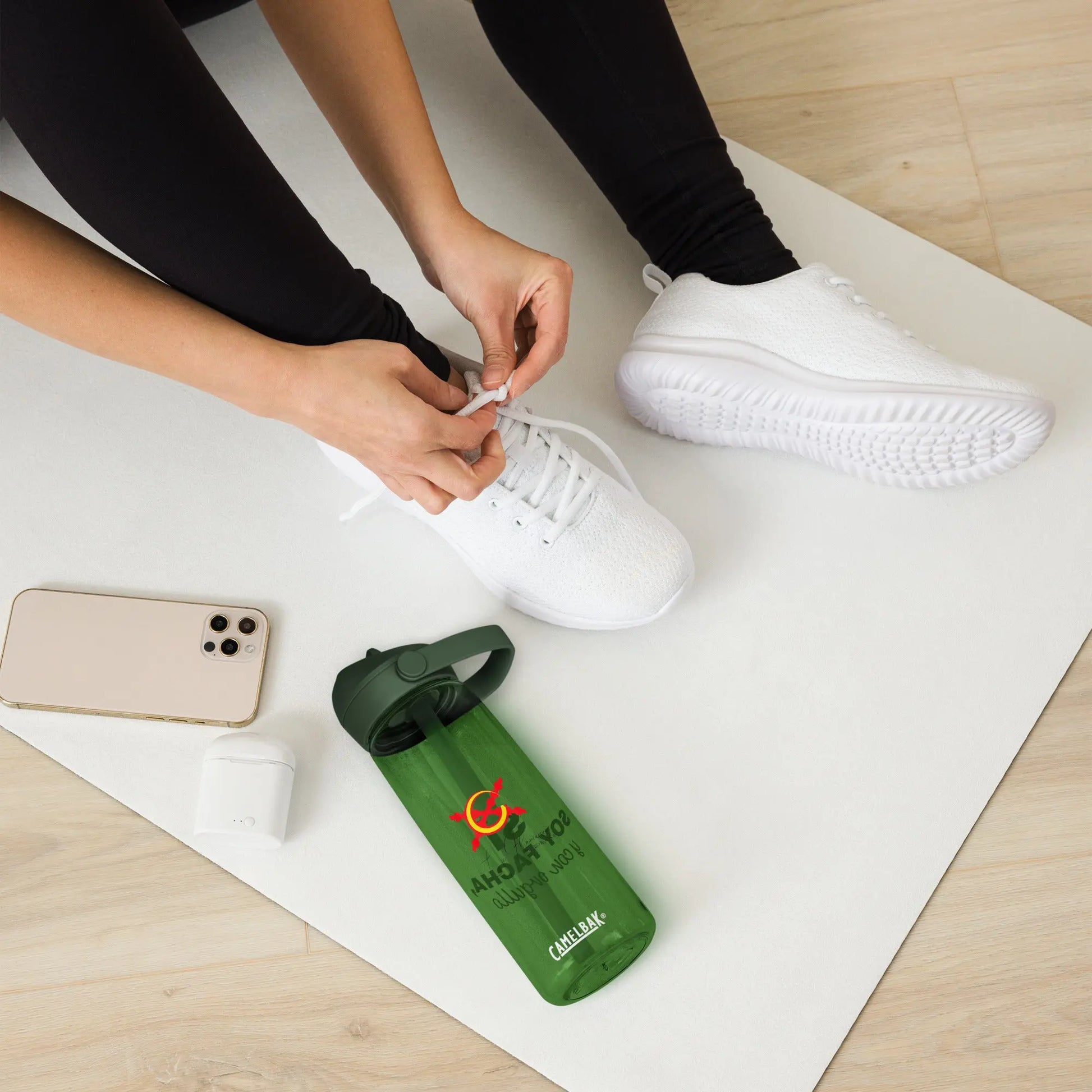 Comprar Botella de agua con tapa y pajita abatible "SÍ, Soy Facha, y con orgullo" La Flamenca de Borgoña Bandera España