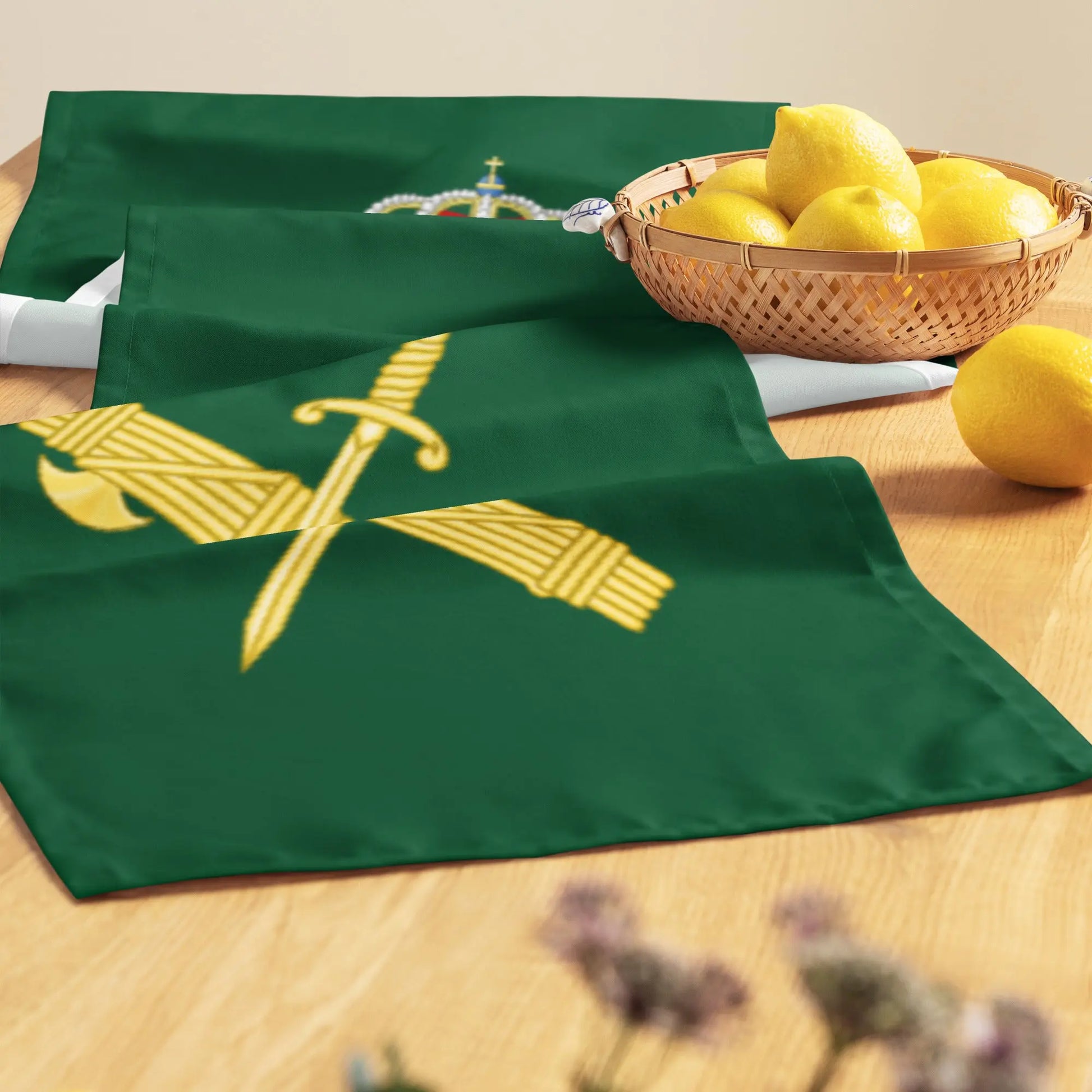 Comprar Camino de mesa Guardia Civil Bandera España La Flamenca de Borgoña Patricia Muñoz VOX