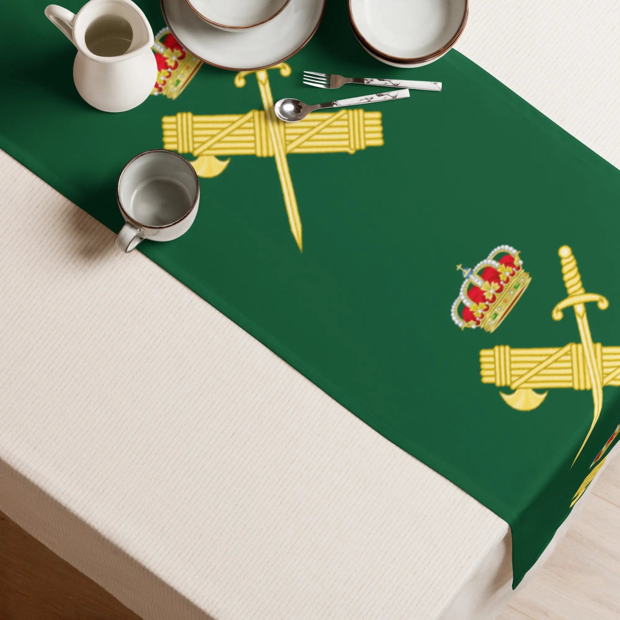 Comprar Camino de mesa Guardia Civil Bandera España La Flamenca de Borgoña Patricia Muñoz VOX