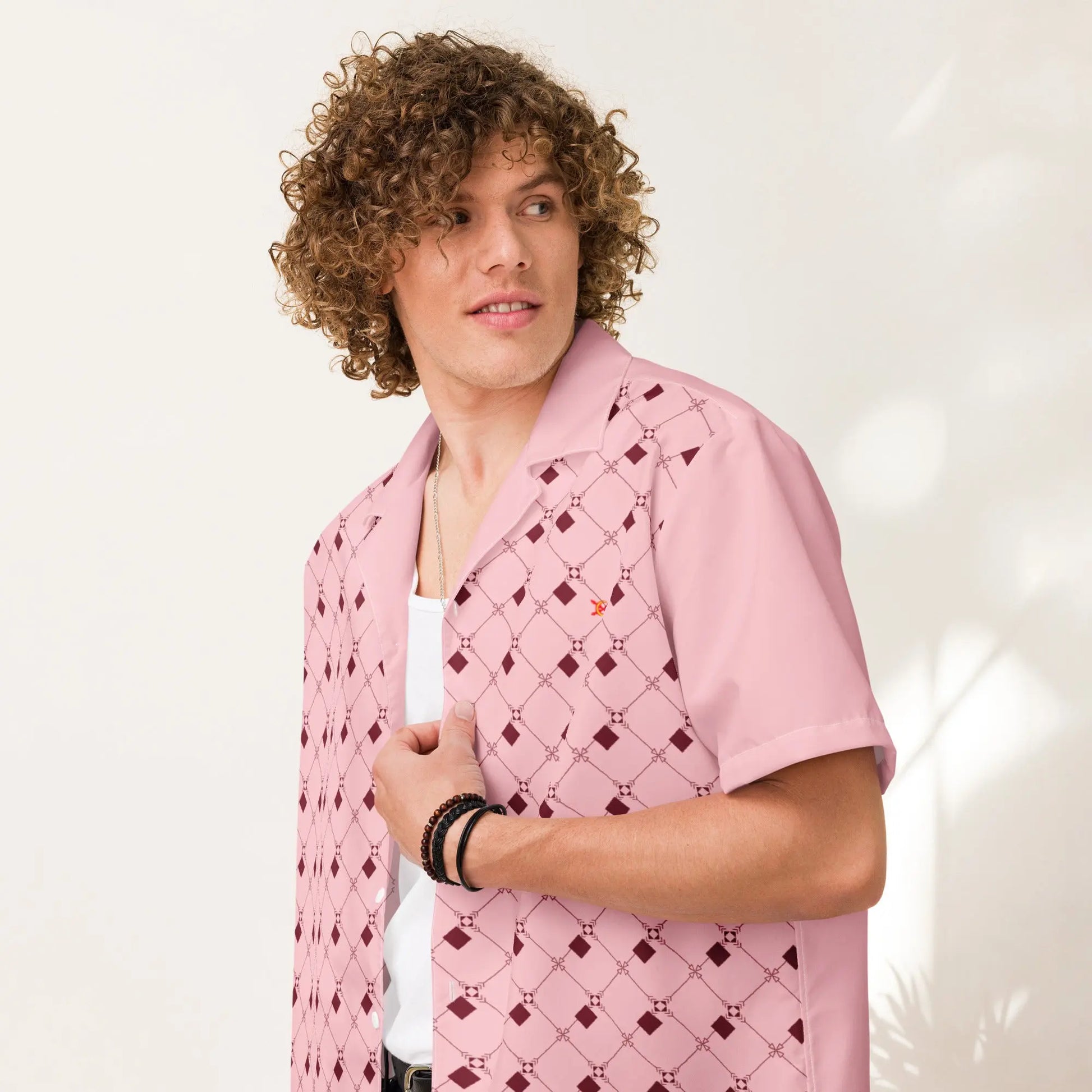 Comprar Camisa rosa geométrica manga corta unisex Bandera España La Flamenca de Borgoña Patricia Muñoz VOX