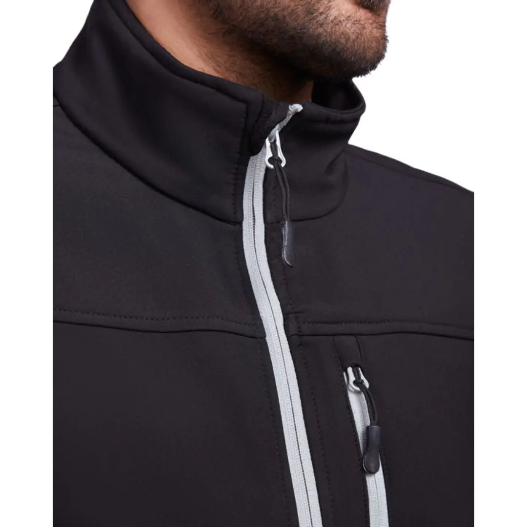 Comprar Chaqueta soft shell hombre La Flamenca de Borgoña, Bandera de España, Cruz de Borgoña, Patricia Muñoz, VOX, Santiago Abascal