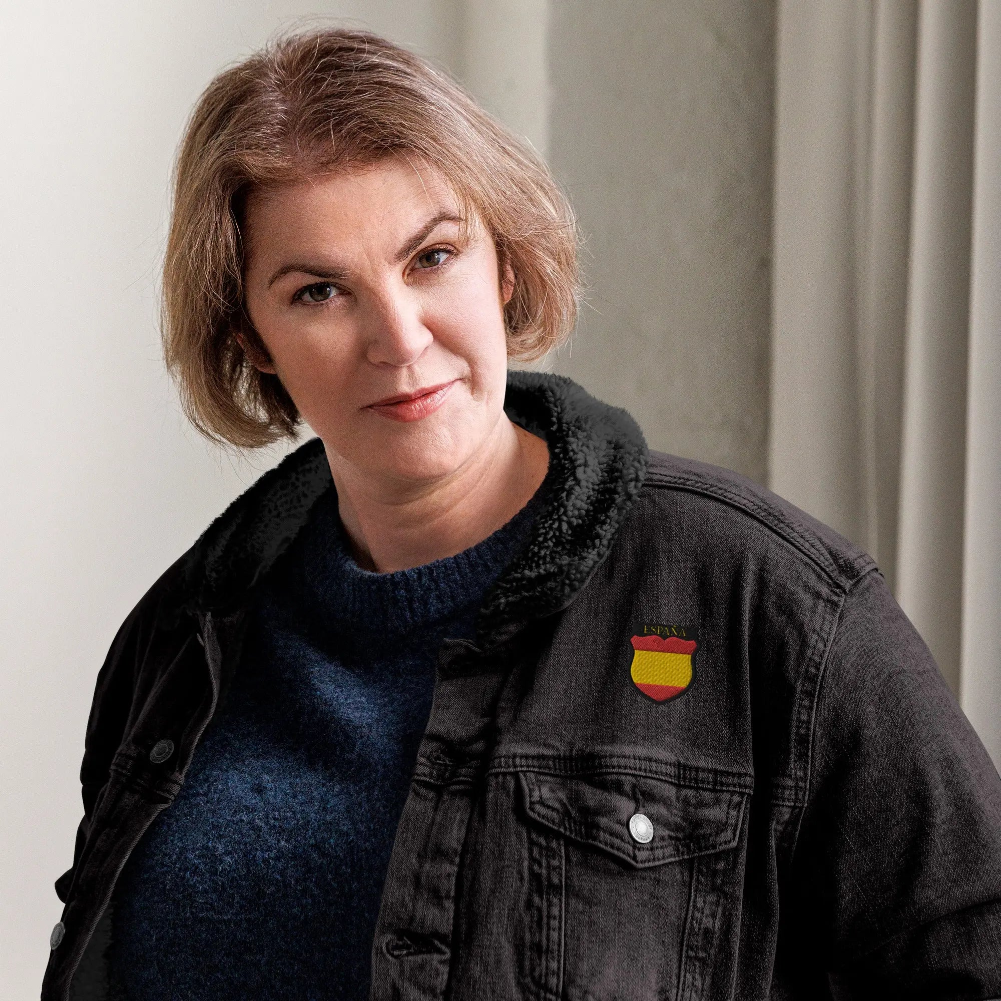 Comprar Chaqueta vaquera borreguillo unisex División Azul Bandera España La Flamenca de Borgoña Patricia Muñoz VOX