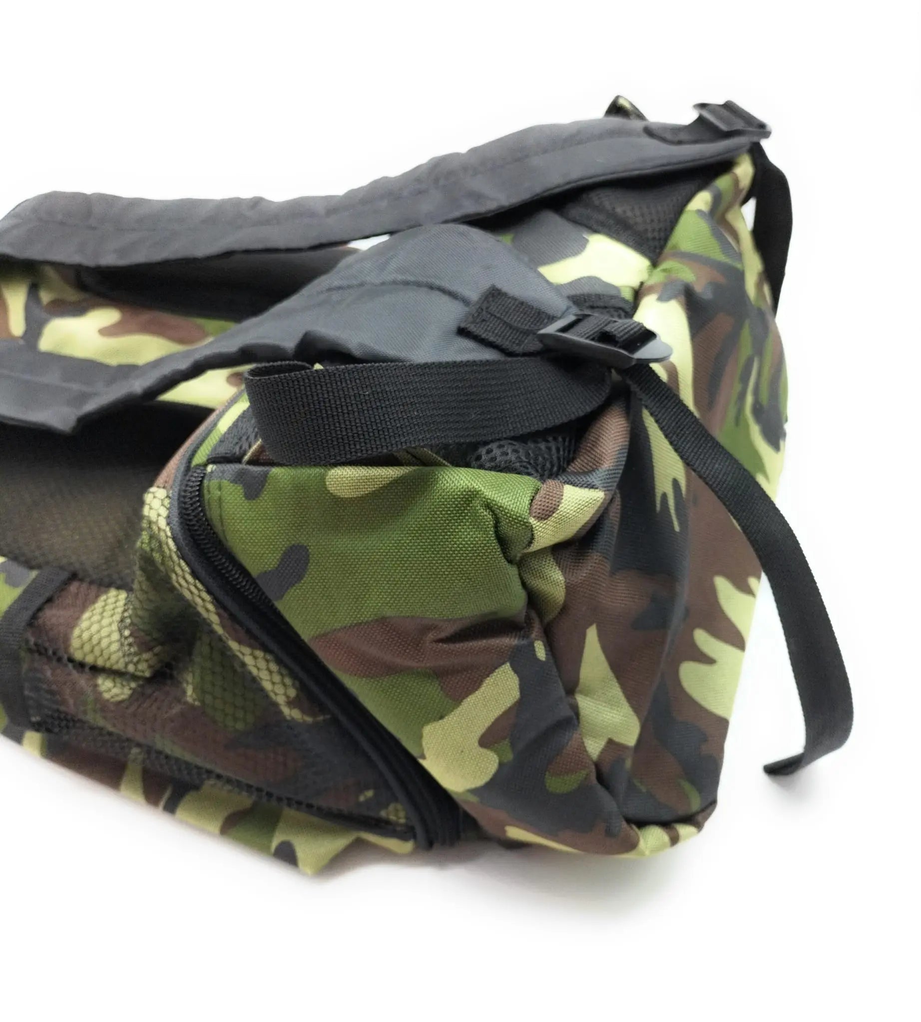 Comprar Mochila Camuflaje Cruz de Borgoña Bandera España La Flamenca de Borgoña Patricia Muñoz VOX