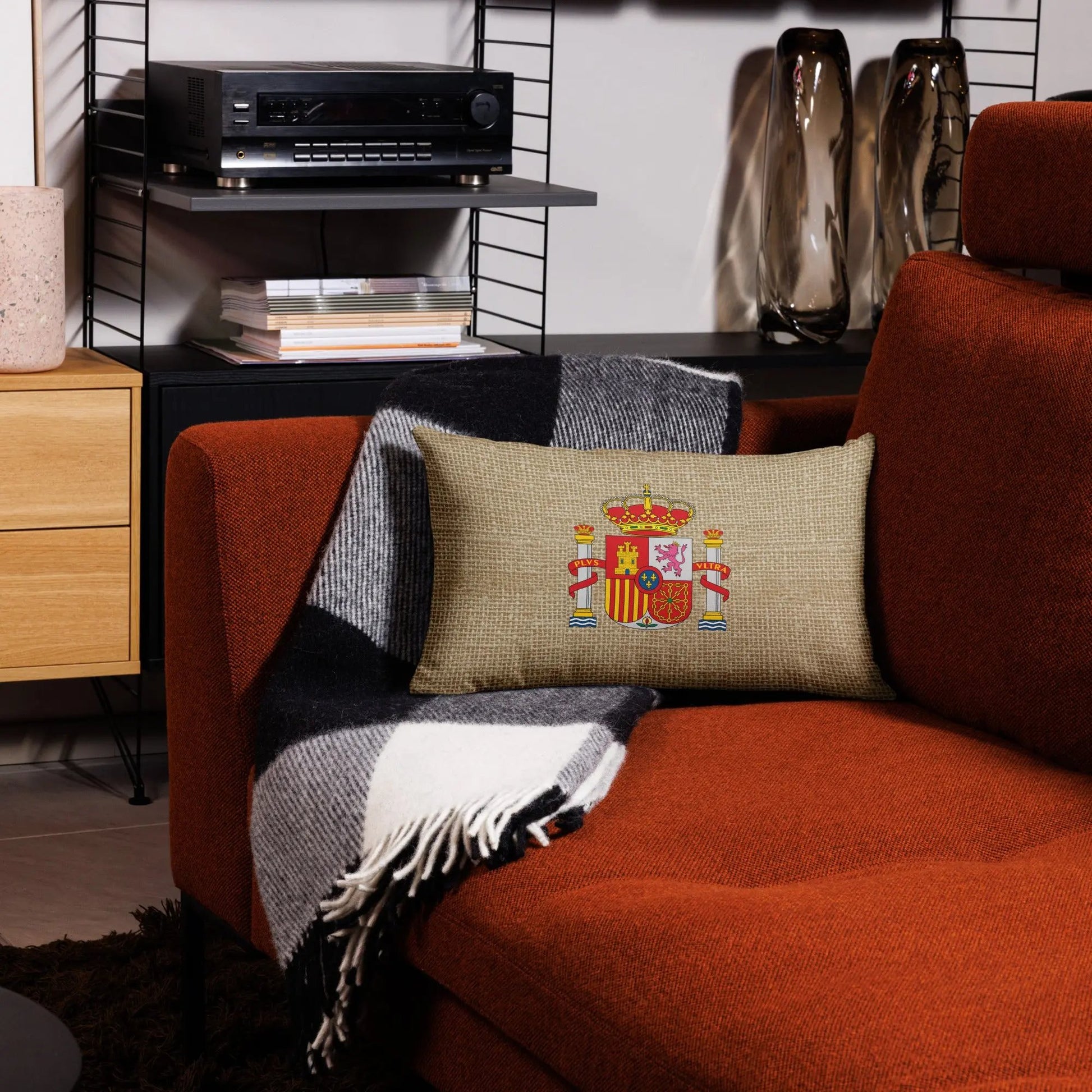 Comprar Funda de cojín premium Saco y Escudo La Flamenca de Borgoña Bandera España