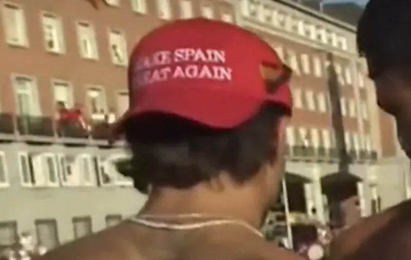 Comprar Gorra "Make Spain Great Again" de Ferran Torres La Flamenca de Borgoña Bandera España