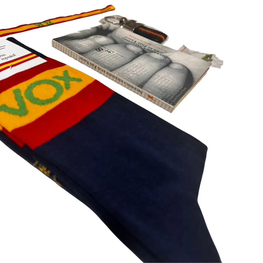 Comprar Libro Santiago Abascal VOX "Secesión y Exclusión en el País Vasco" + Lote VOX La Flamenca de Borgoña Bandera España