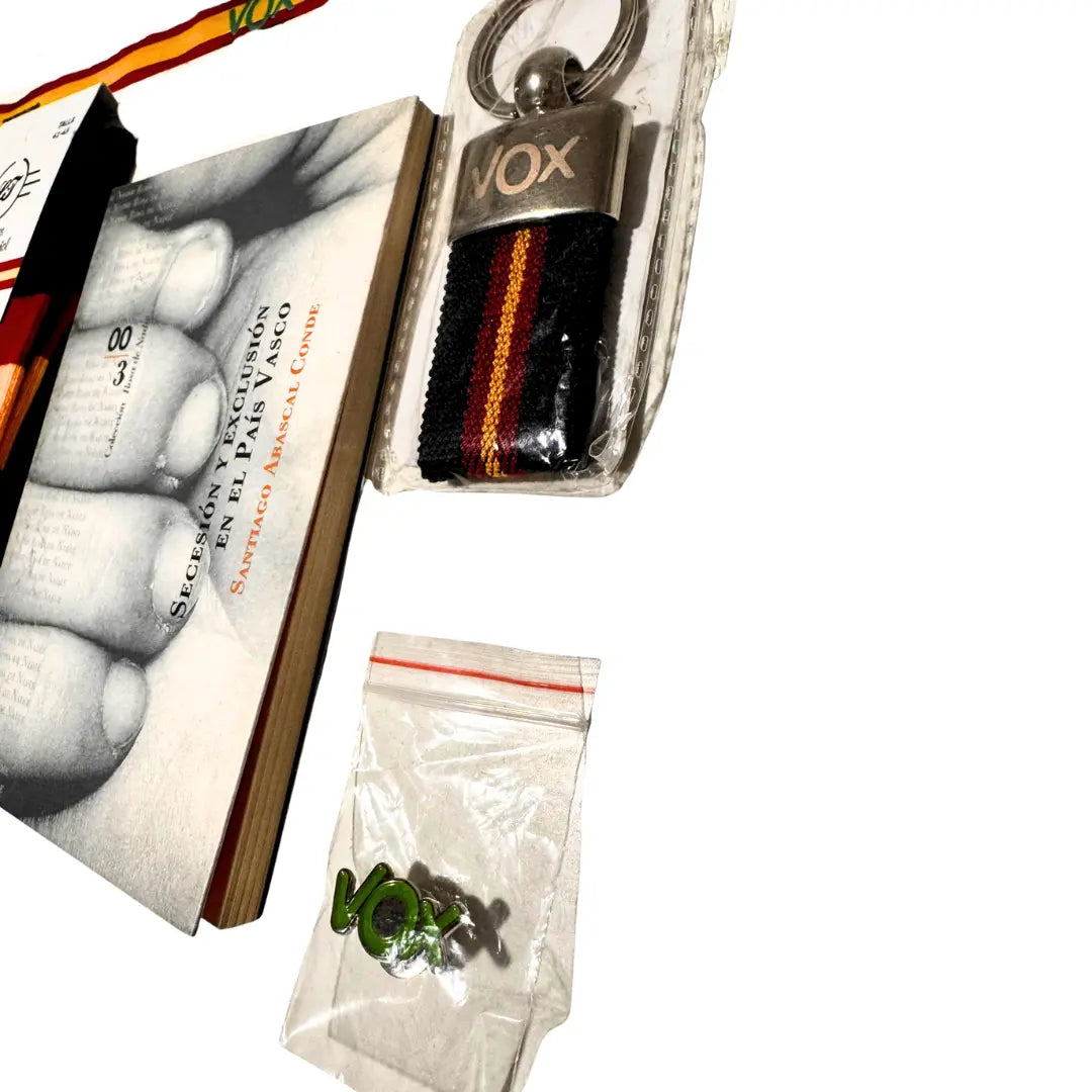 Comprar Libro Santiago Abascal VOX "Secesión y Exclusión en el País Vasco" + Lote VOX La Flamenca de Borgoña Bandera España