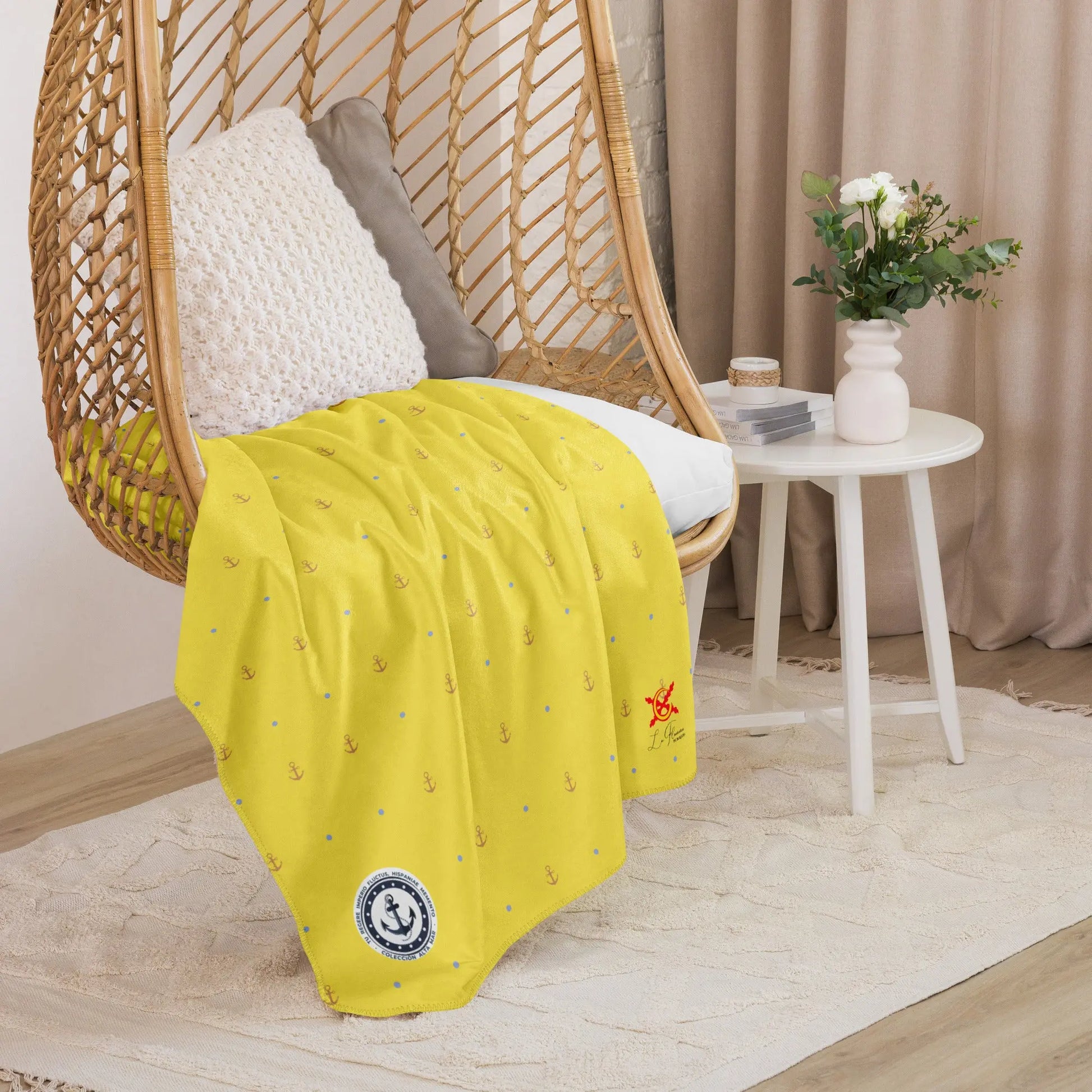 Comprar Manta sherpa Amarilla Anclas La Flamenca de Borgoña, Bandera de España, Cruz de Borgoña, Patricia Muñoz, VOX, Santiago Abascal