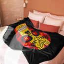 Comprar Manta sherpa Calavera La Flamenca de Borgoña, Bandera de España, Cruz de Borgoña, Patricia Muñoz, VOX, Santiago Abascal