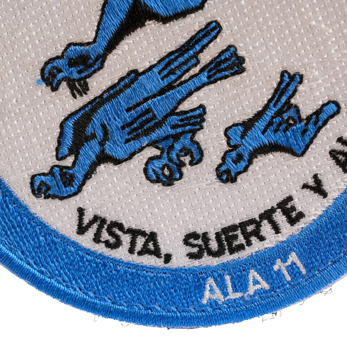 Comprar Parche Ejército del Aire Ala 11 <<Vista, Suerte y al Toro>> Bordado Velcro 9 cm La Flamenca de Borgoña Bandera España