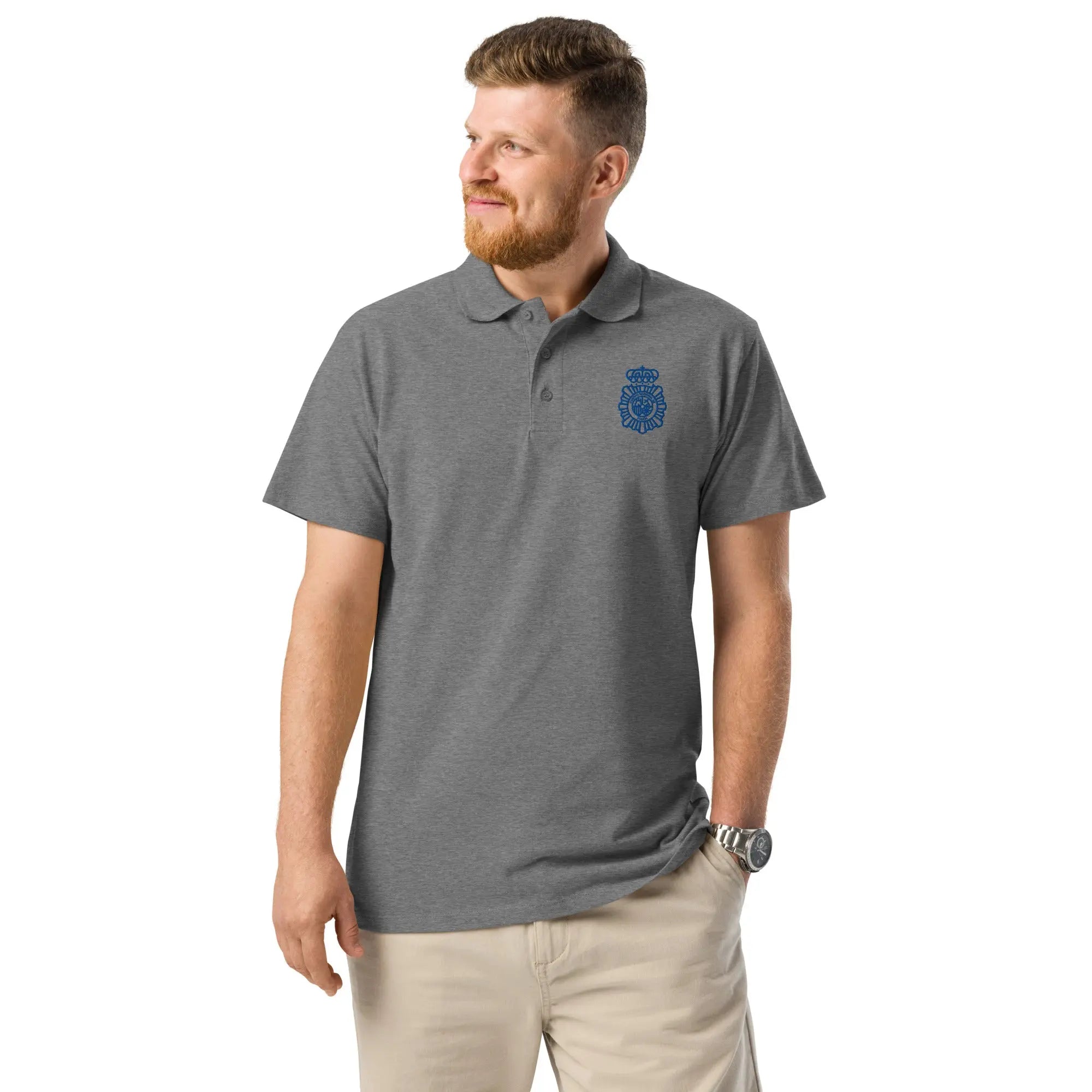 Comprar Polo Policía Nacional de piqué premium La Flamenca de Borgoña, Bandera de España, Cruz de Borgoña, Patricia Muñoz, VOX