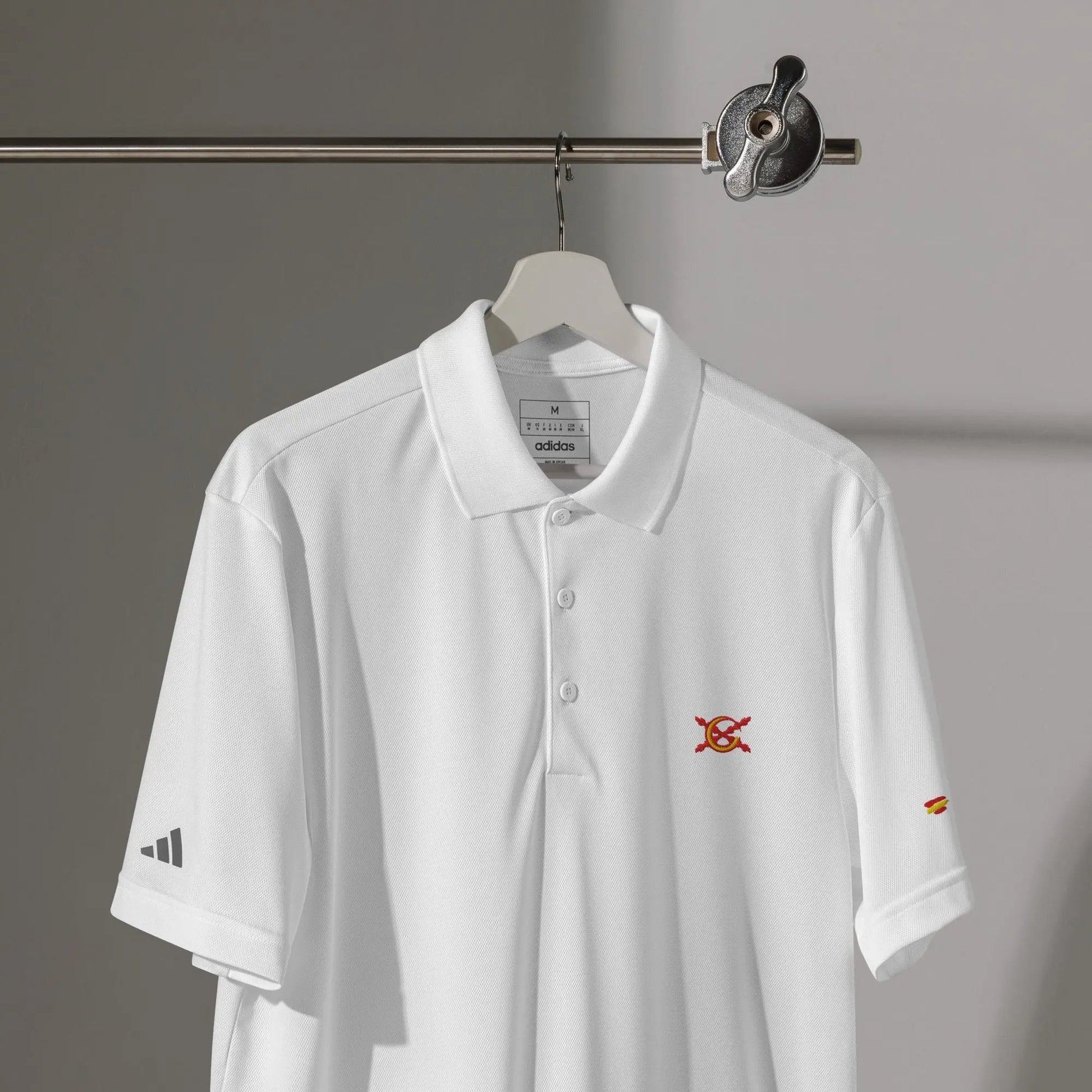 Comprar Polo deportivo adidas La Flamenca de Borgoña La Flamenca de Borgoña Bandera España