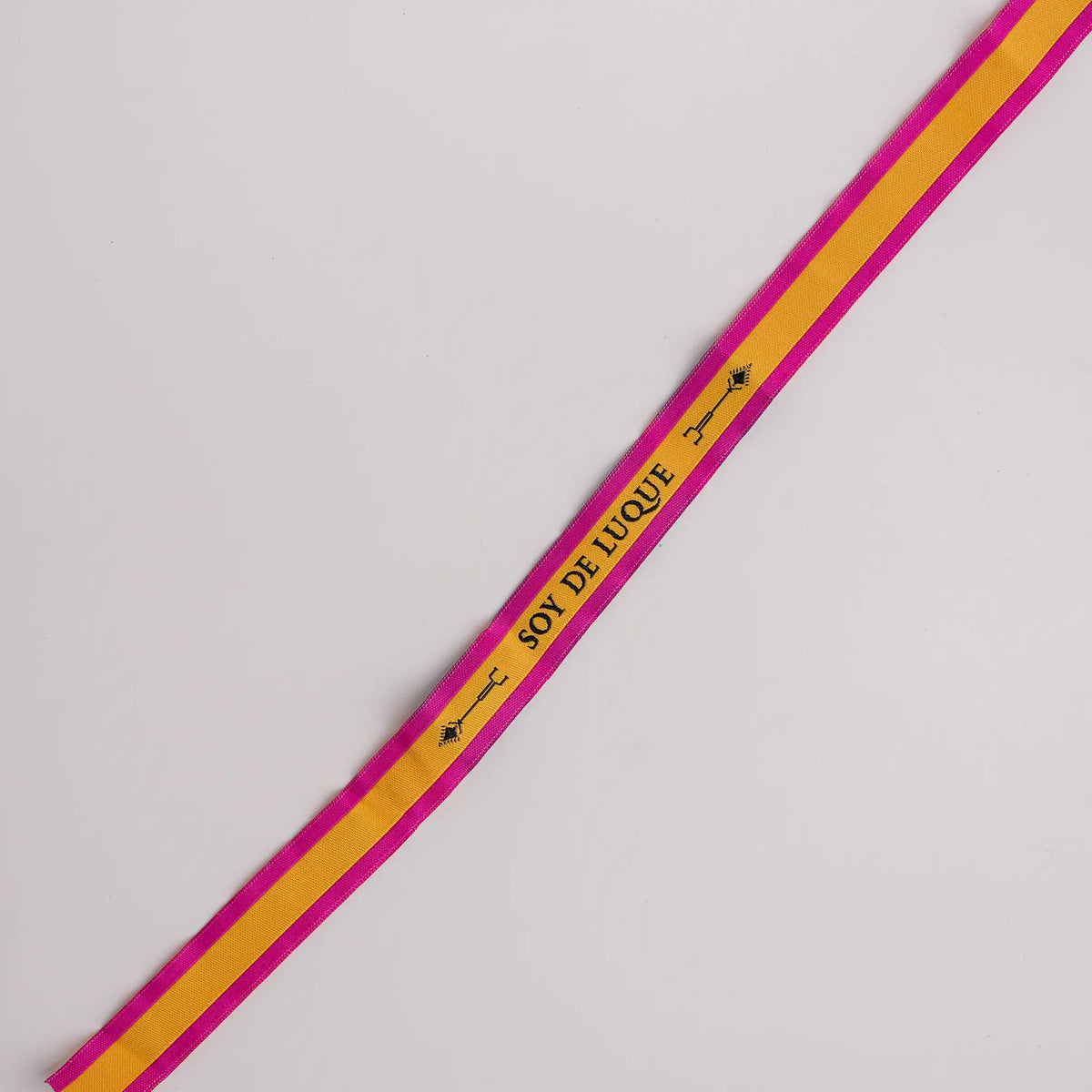 Comprar Pulsera de tela Soy de Luque · Rosa capote y amarillo La Flamenca de Borgoña Bandera España