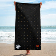 Comprar Toalla negra anclas amarillas - Colección Alta Mar X La Flamenca de Borgoña, Bandera de España, Cruz de Borgoña, Patricia Muñoz, VOX, Santiago Abascal