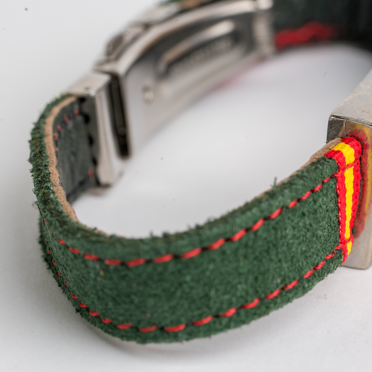 Pulsera Guardia Civil piel serraje verde con Bandera de España
