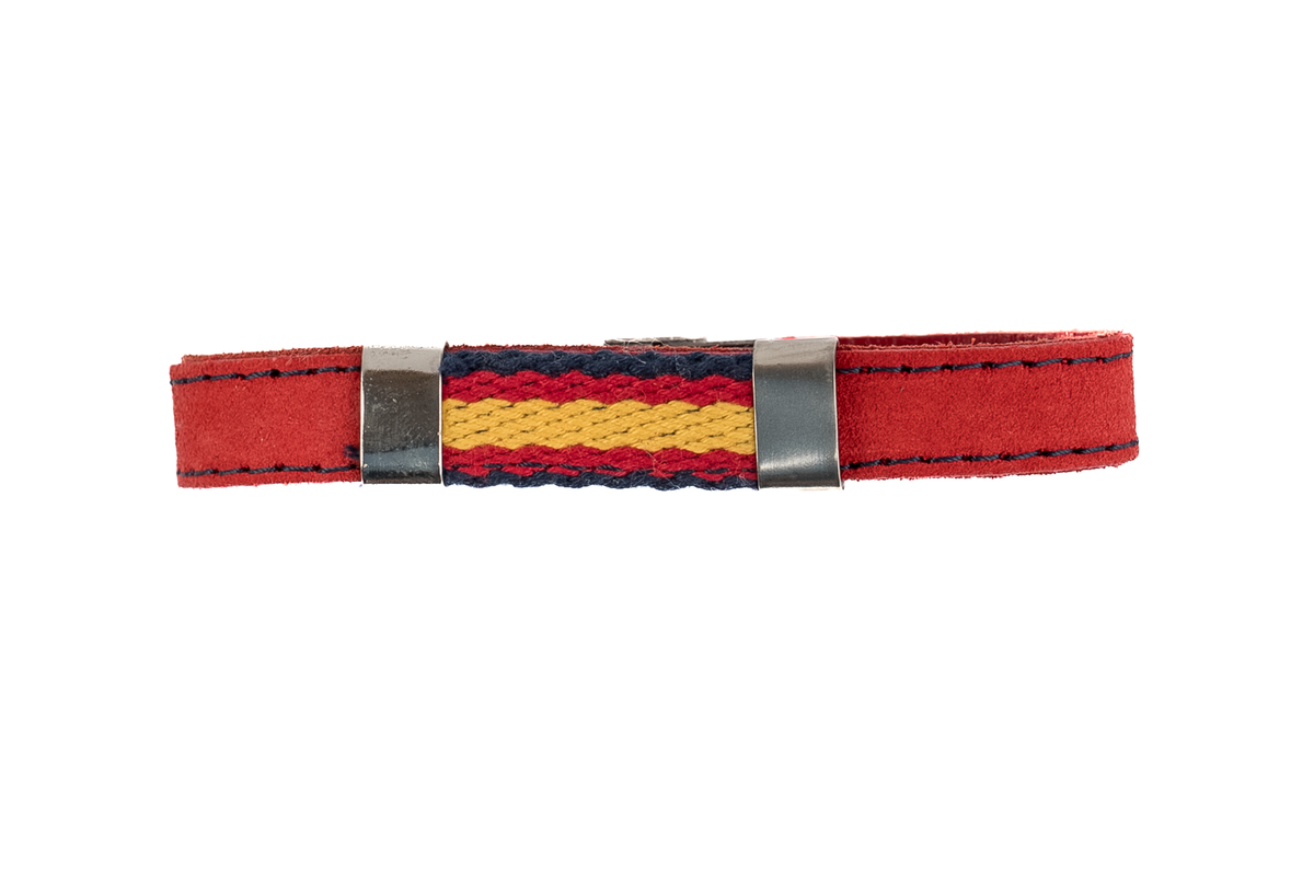 Red suede Spanish flag bracelet with sea edge