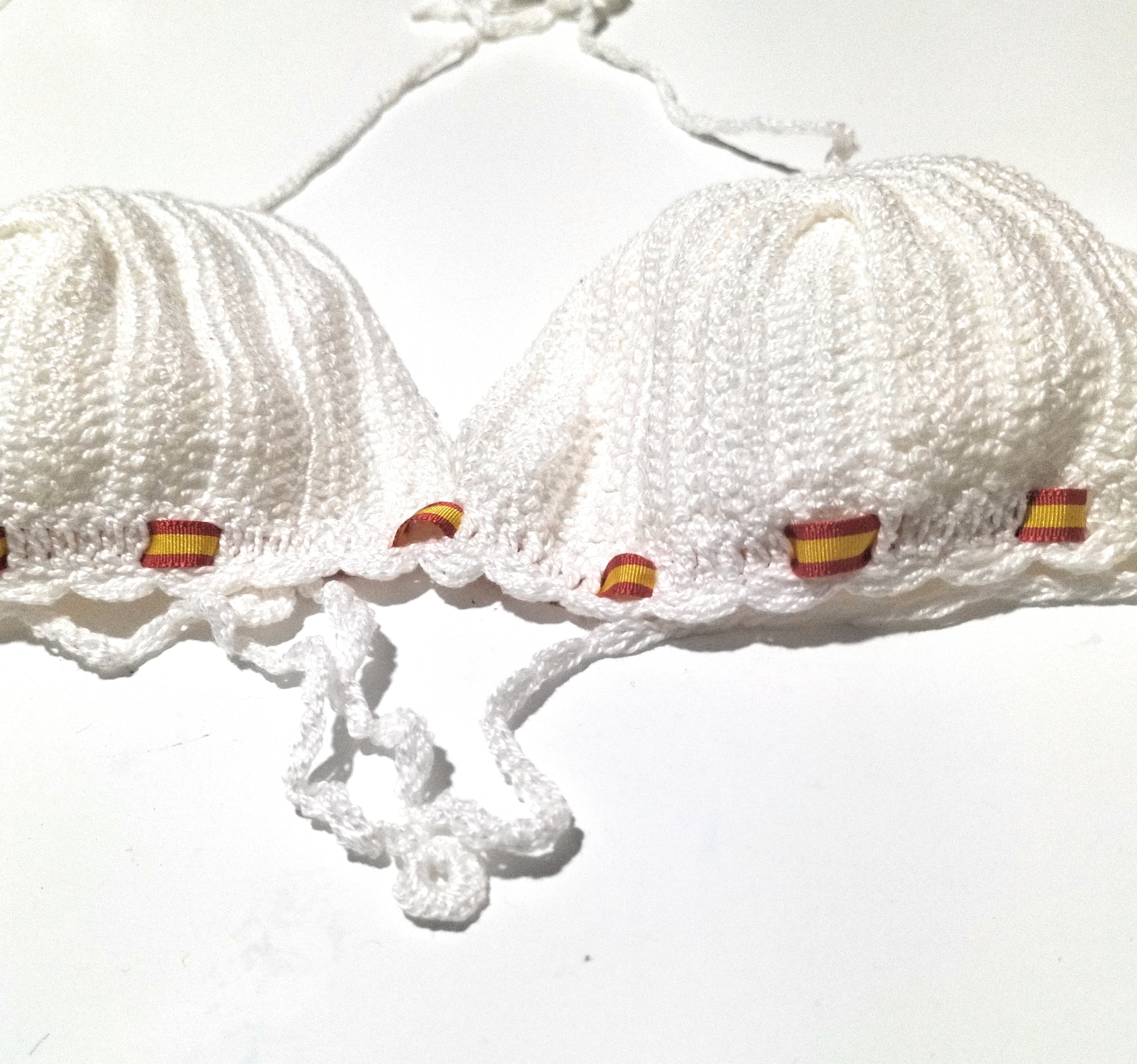 Comprar Sujetador Bikini crochet blanco Bandera de España Bandera España La Flamenca de Borgoña Patricia Muñoz VOX