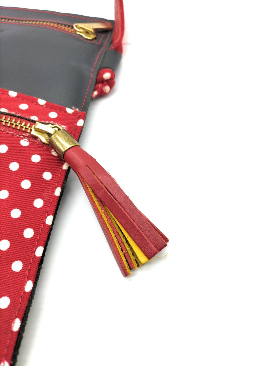 Comprar Bandolera de piel con lunares en contraste Bandera España La Flamenca de Borgoña Patricia Muñoz VOX