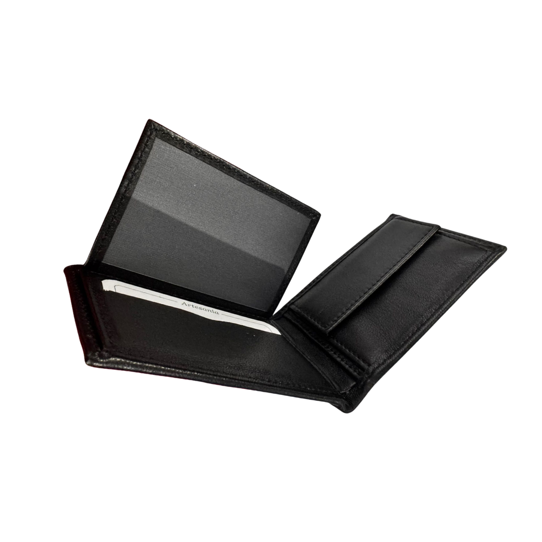 Burgunderfarbene Geldbörse mit Kreuz