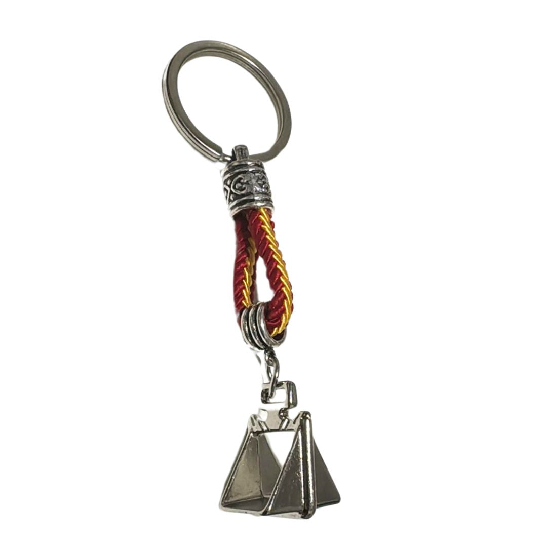 Comprar Llavero estribo Caballo bandera España plateado con grabado Bandera España La Flamenca de Borgoña Patricia Muñoz VOX