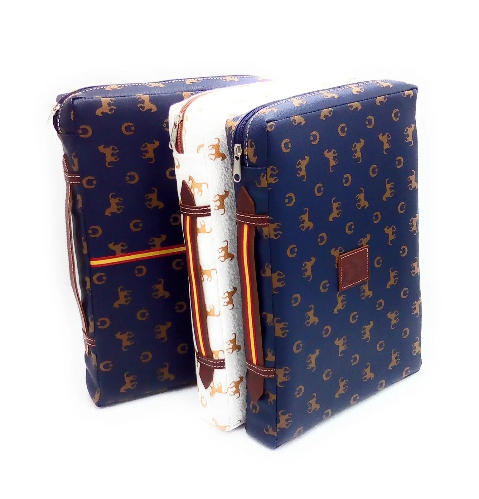 Comprar Almohadilla taurina piel blanca caballos Bandera España en asa Bandera España La Flamenca de Borgoña Patricia Muñoz VOX