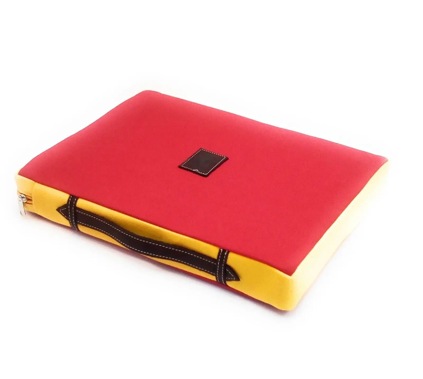 Comprar Almohadilla taurina rojo Muleta Bandera España La Flamenca de Borgoña Patricia Muñoz VOX