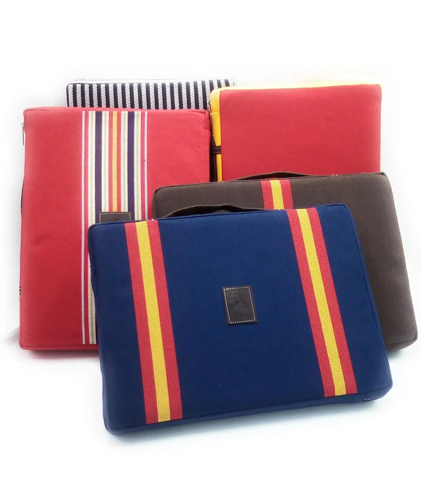 Comprar Almohadilla taurina rojo Muleta Bandera España La Flamenca de Borgoña Patricia Muñoz VOX