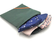 Comprar Bolsa neceser para mascarillas: tejido TNT (capacidad hasta 25 ud) La Flamenca de Borgoña, Bandera de España, Cruz de Borgoña, Patricia Muñoz, VOX, Santiago Abascal 