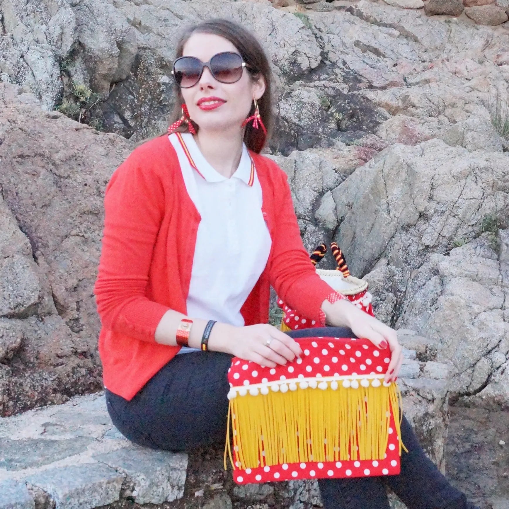 Comprar Bolso mano flamenco rojo flecos amarillos Bandera España La Flamenca de Borgoña Patricia Muñoz VOX