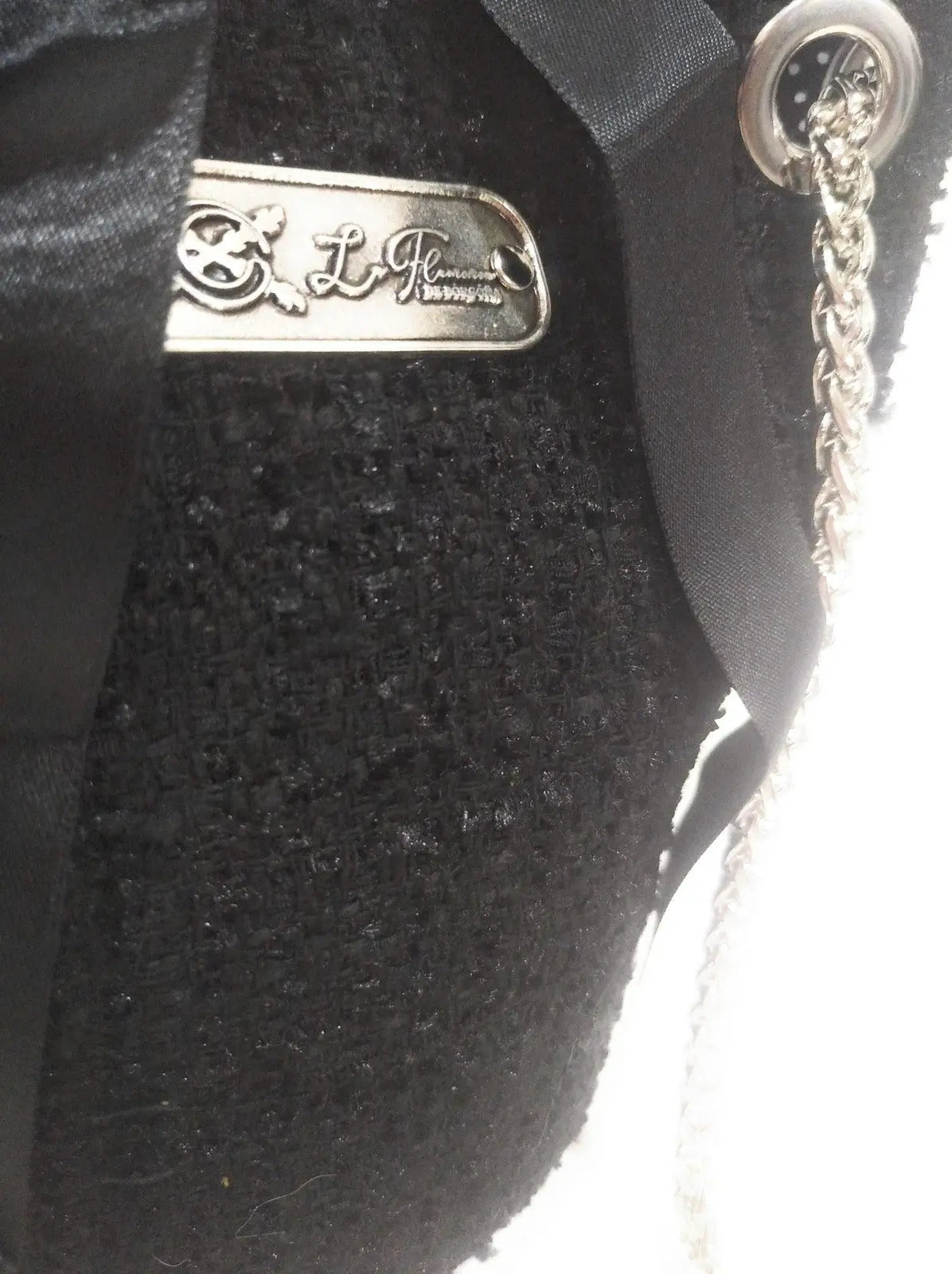 Comprar Bolso saco bombonera Channel borreguito "Night Club" Bandera España La Flamenca de Borgoña Patricia Muñoz VOX