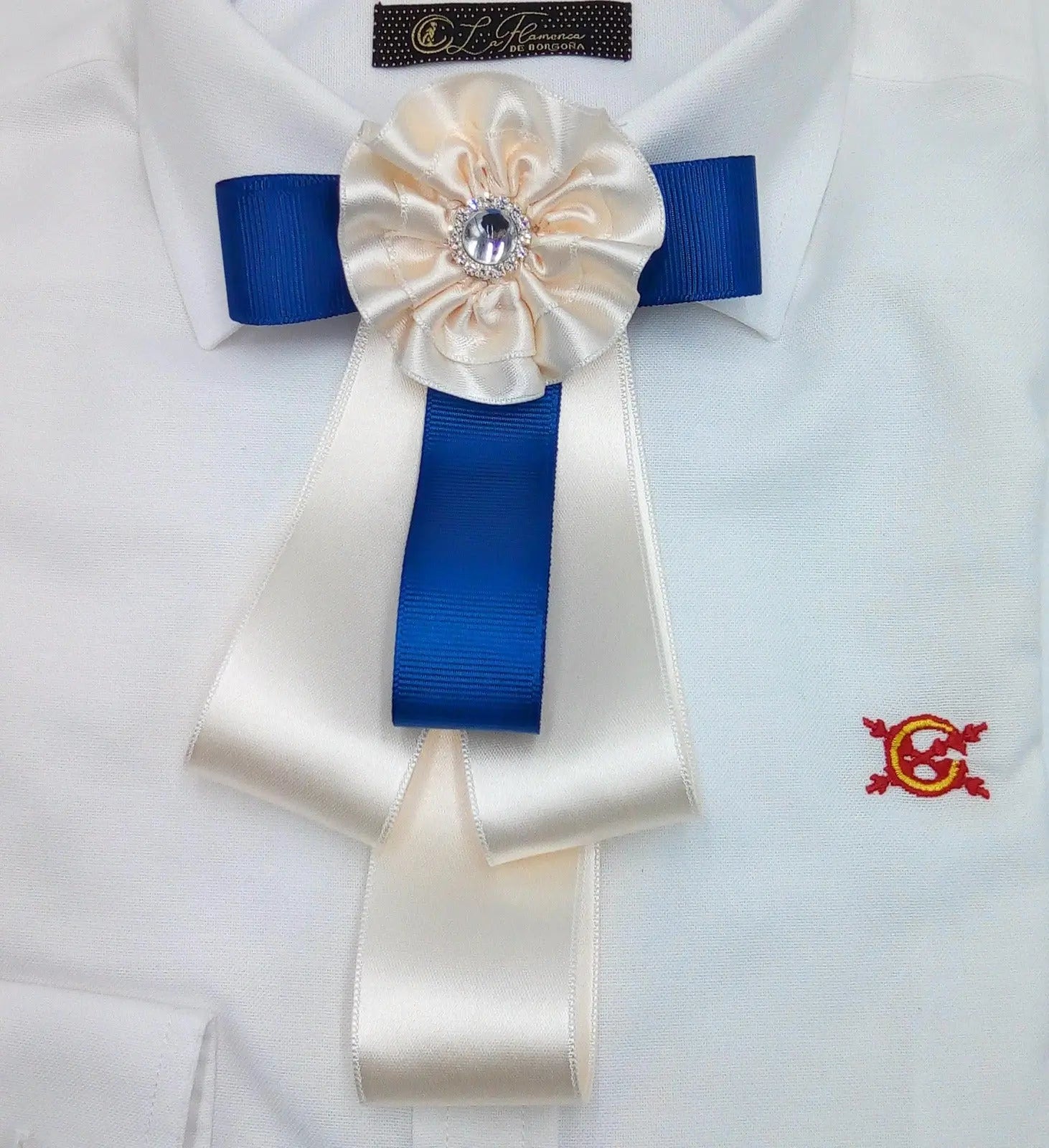 Comprar Broche para cuello camisa de mujer en Blanco y Azul - OFERTA Bandera España La Flamenca de Borgoña Patricia Muñoz VOX