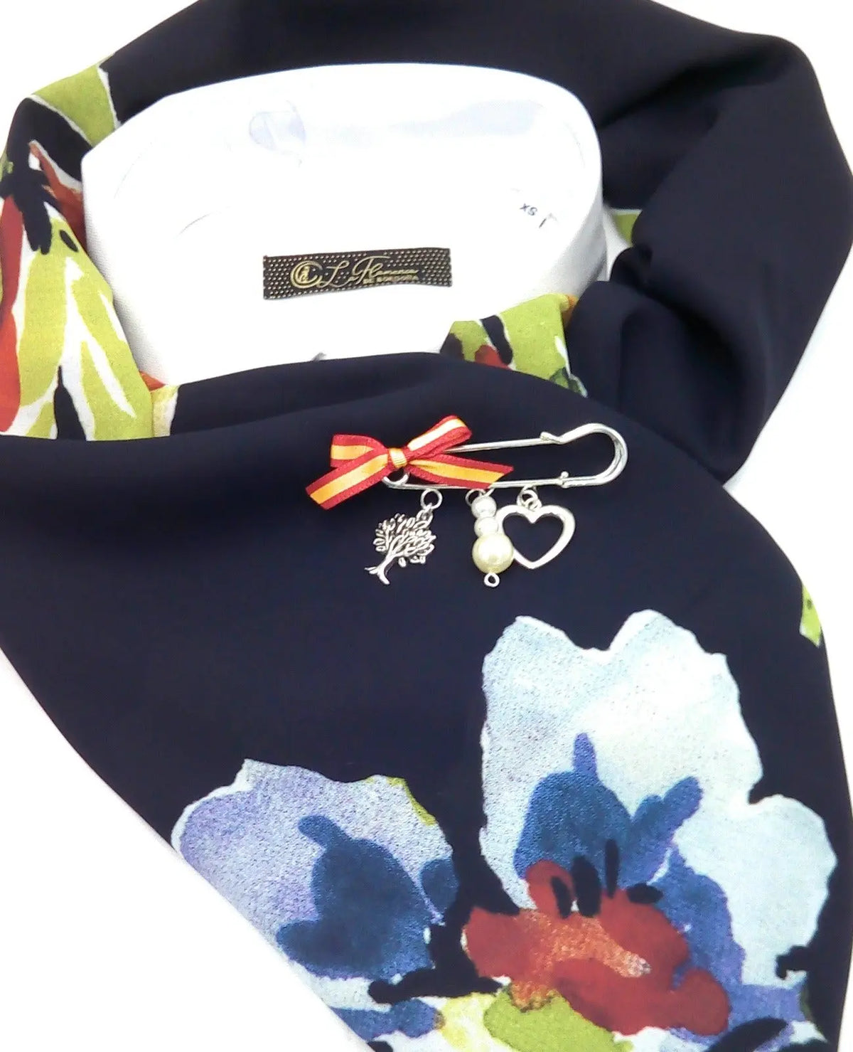 Broche pasador con Bandera de España La Flamenca de Borgoña Patricia Muñoz VOX