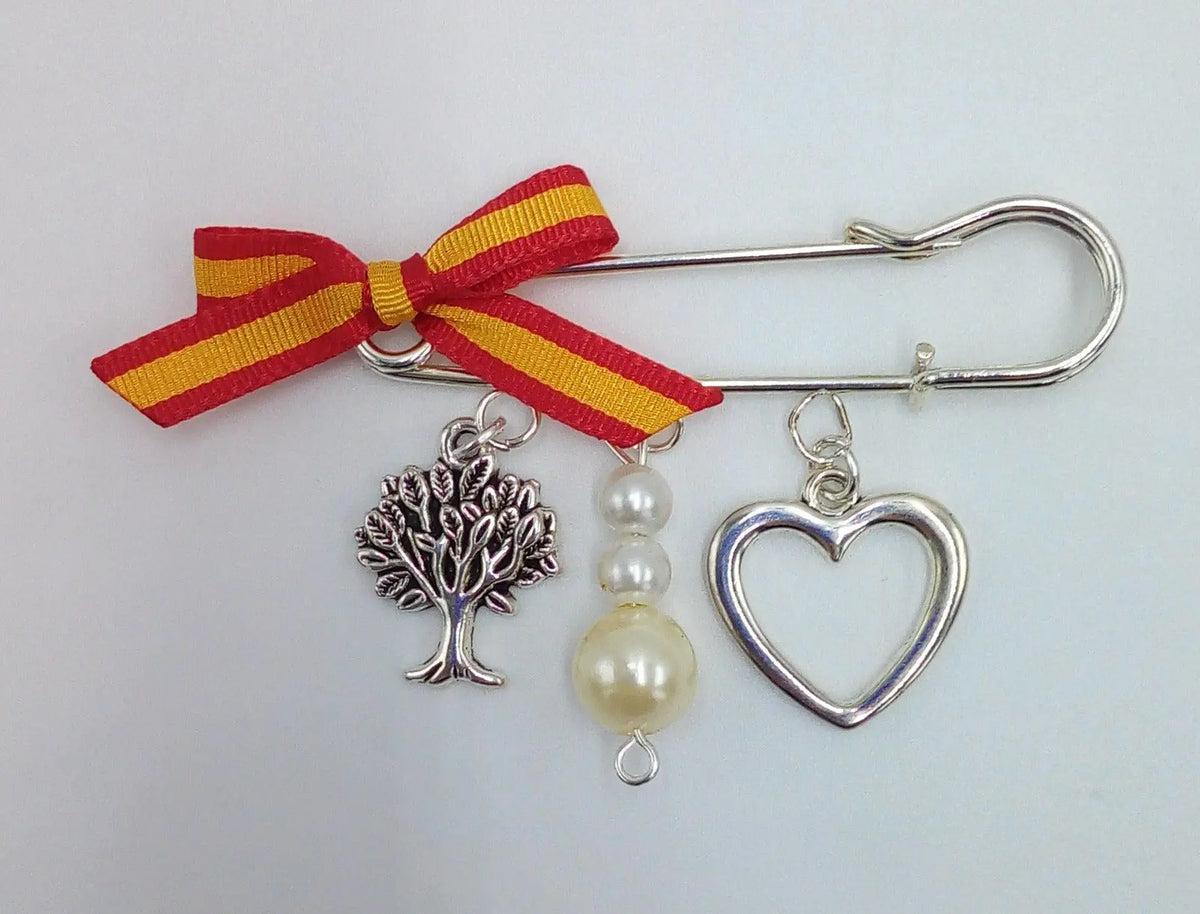 Broche pasador con Bandera de España La Flamenca de Borgoña Patricia Muñoz VOX