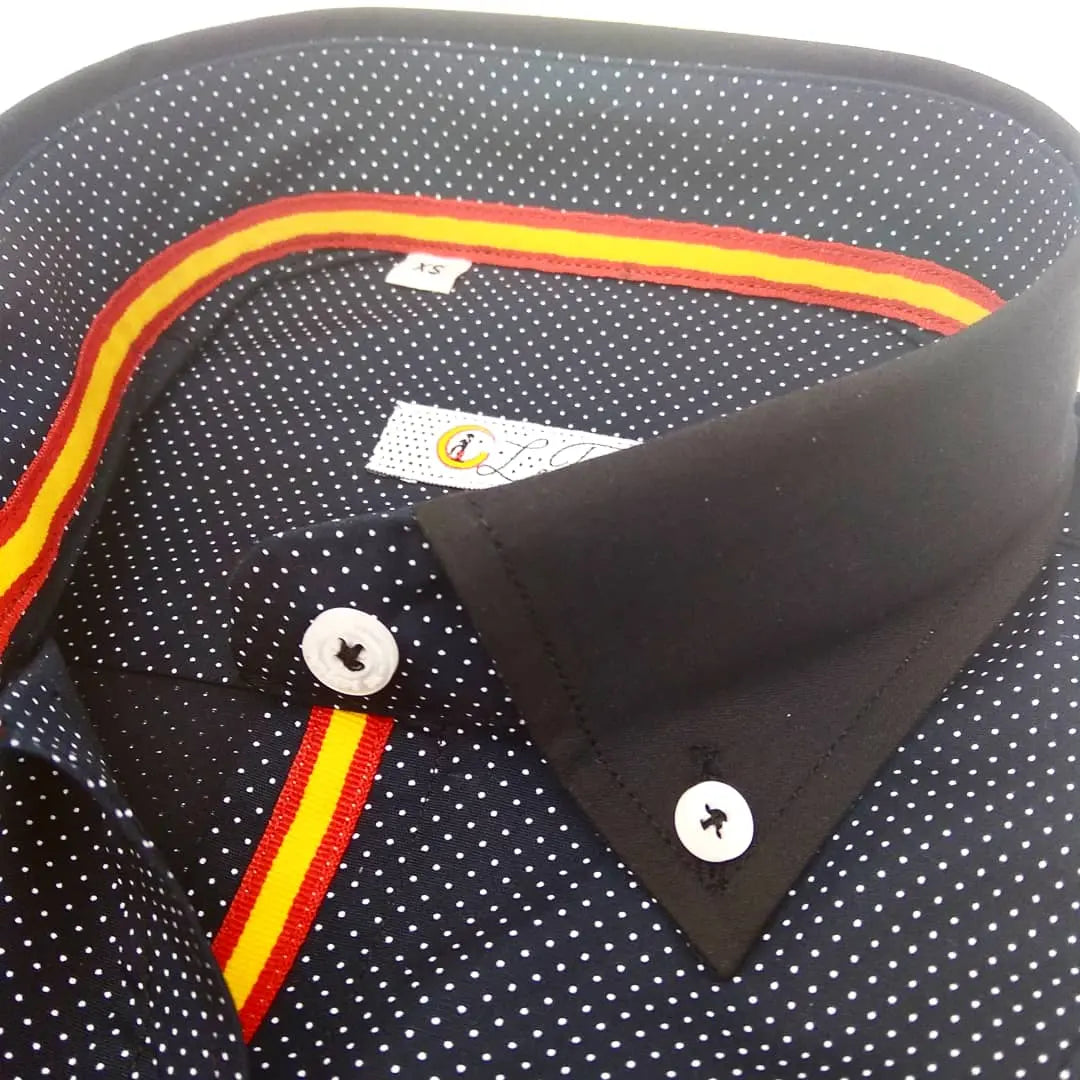 Comprar Camisa negra mujer bandera España -L- OFERTA Bandera España La Flamenca de Borgoña Patricia Muñoz VOX