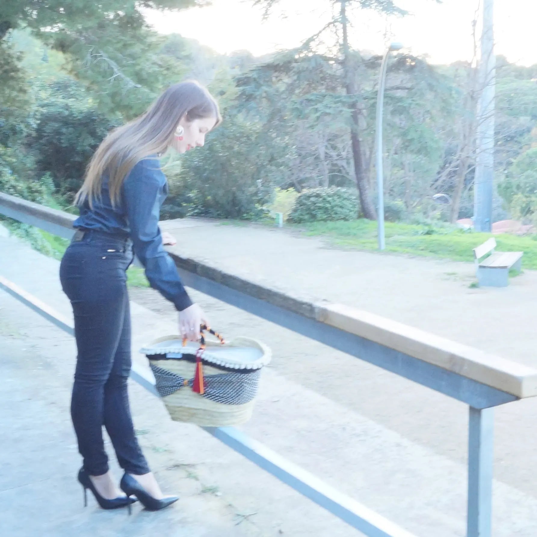 Comprar Camisa negra mujer bandera España -L- OFERTA Bandera España La Flamenca de Borgoña Patricia Muñoz VOX