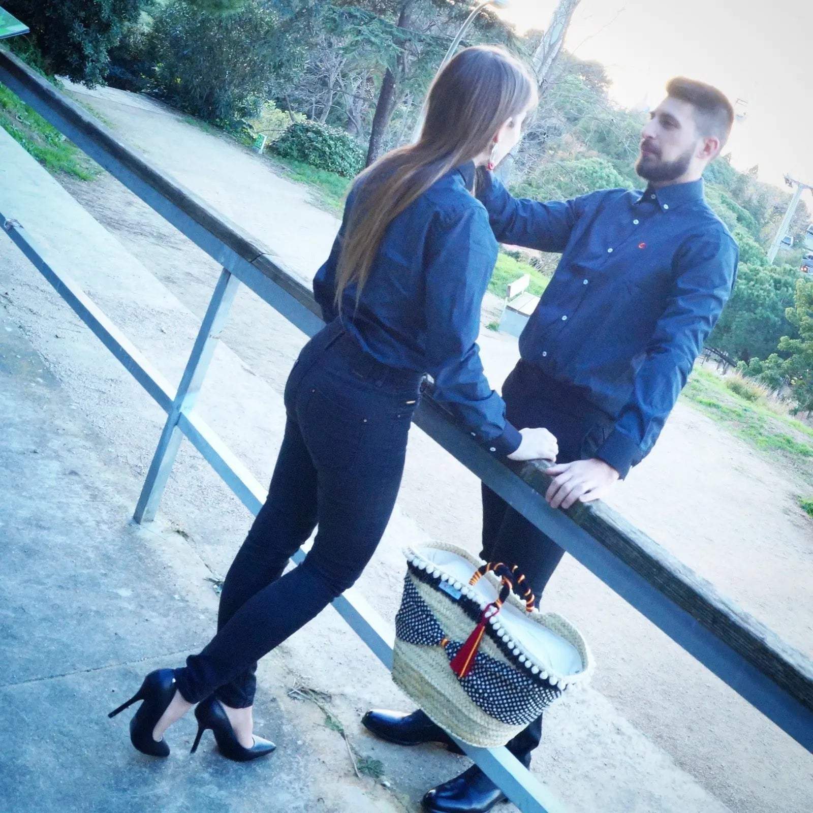 Comprar Camisa negra mujer bandera España -L- OFERTA Bandera España La Flamenca de Borgoña Patricia Muñoz VOX