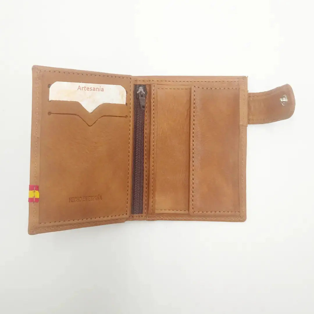 Comprar Cartera piel cuero Virgen del Pilar Bandera España La Flamenca de Borgoña Patricia Muñoz VOX