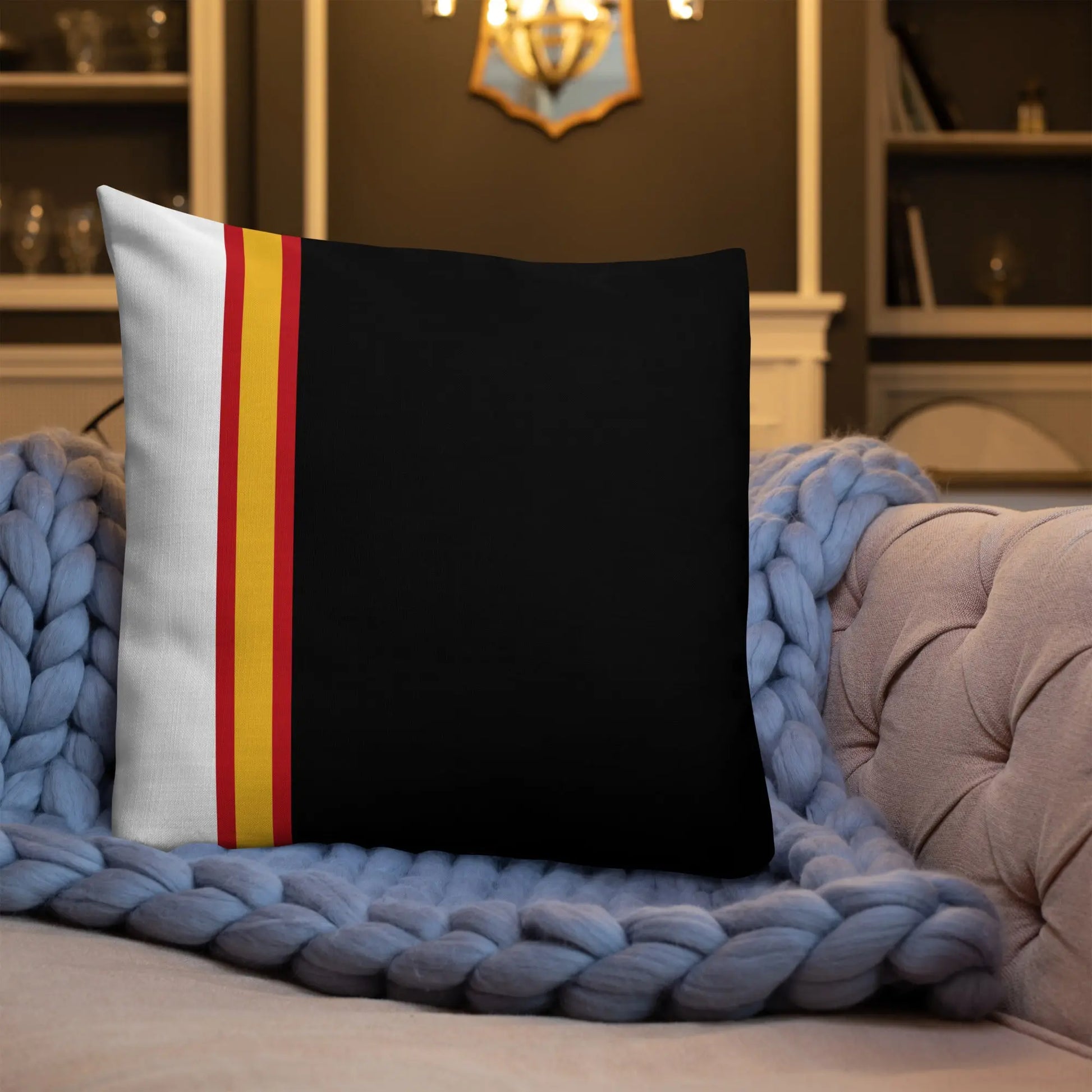 Comprar Cojín Bandera de España Bandera España La Flamenca de Borgoña Patricia Muñoz VOX