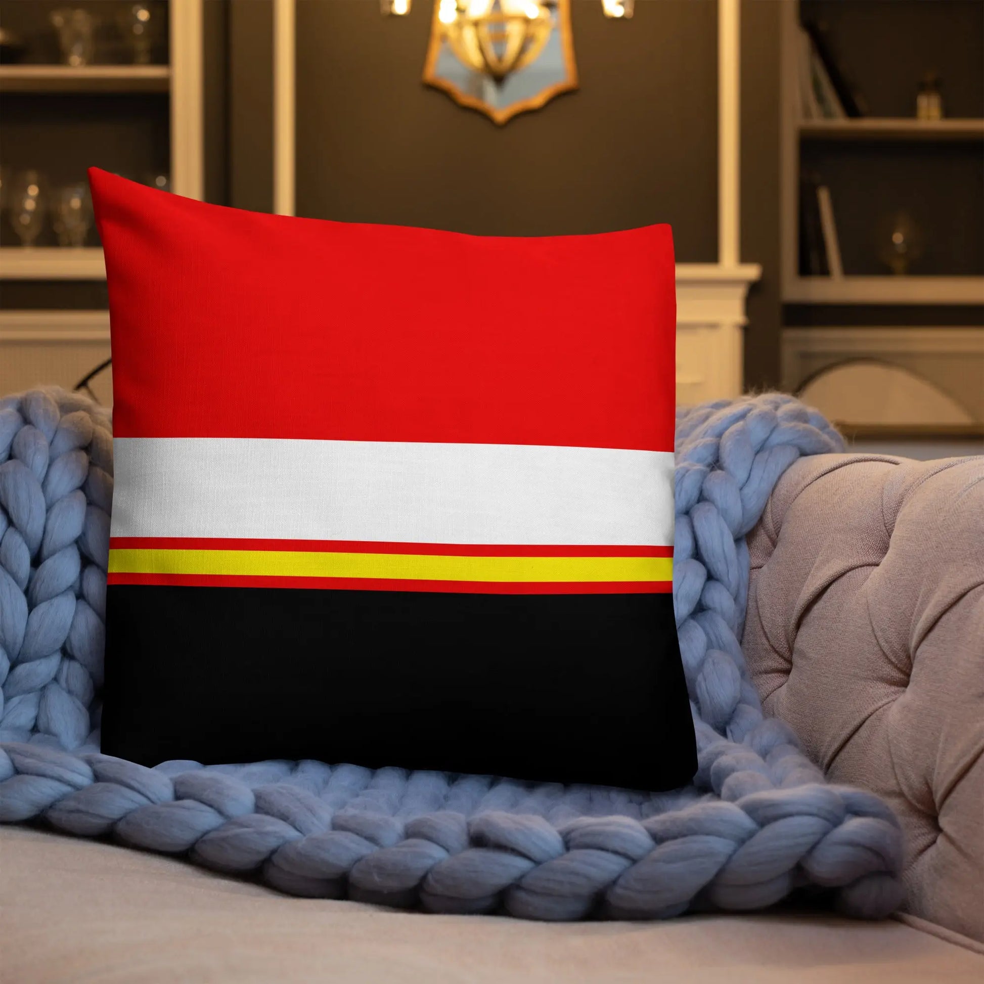 Comprar Cojín Bandera de España Bandera España La Flamenca de Borgoña Patricia Muñoz VOX